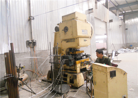 11 Strips Razor Barbed Wire Machine 2000KG With PLC Control Punching
