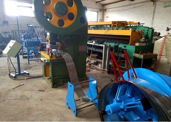 9 Strips Razor Wire Machine , 280m/h Barbed Wire Fencing Equipment